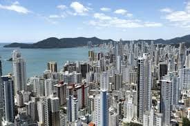 Saiba como encontrar as melhores garotas de programa para fantasias em Balneário Camboriú