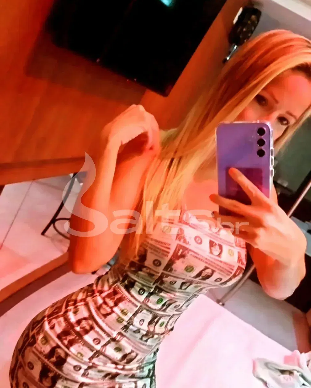 Mikaella Thompson - galeria