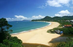 praia do estaleiro bc