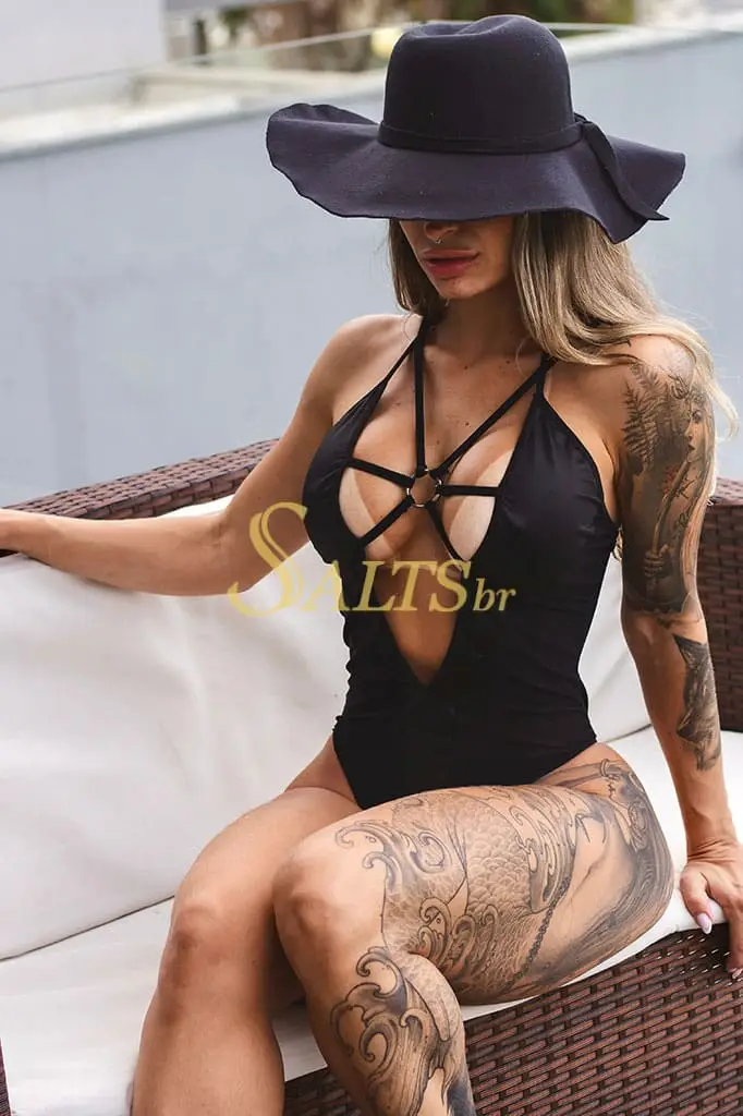 Acompanhantes de Luxo em BC - Carolzinha