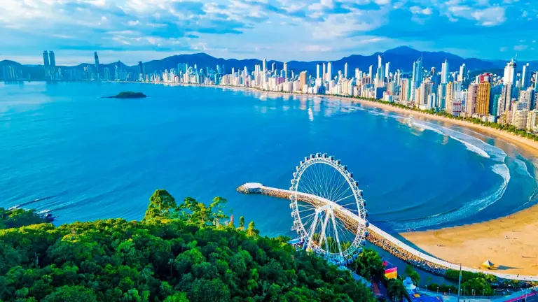 as melhores acompanhantes em balneário camboriú com local